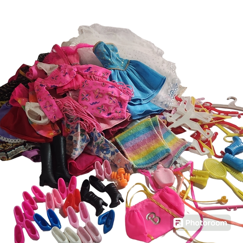 Vtg BARBIE HUGE LOT Clothes Shoes Hangers Accessories Outfits Gymnastics Tennis